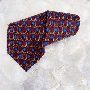 Burberry Burgundy Red Gold Link Mens Silk Tie